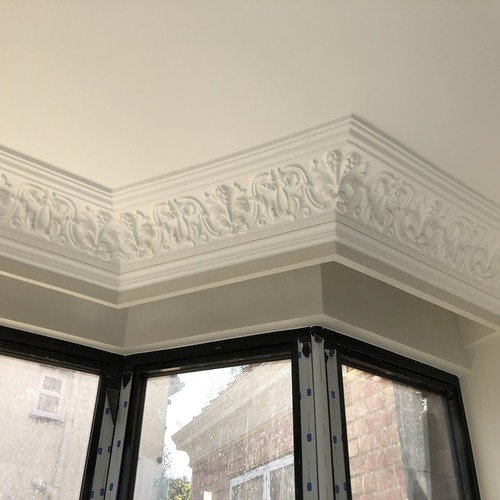 cornice round bay window