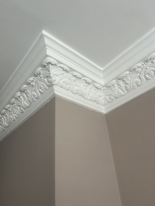 modern cornice