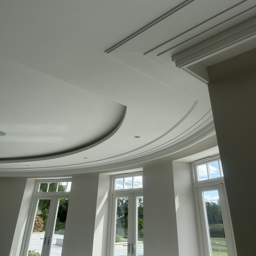 curved cornice