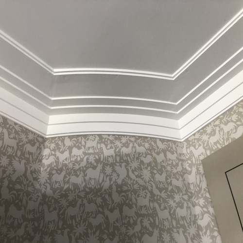 curved cornice