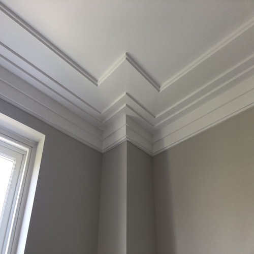 complex cornice round corner