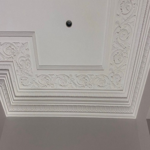 ornate cornice with multiple interior corners